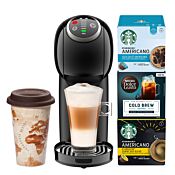 Dolce Gusto Pakketilbud med en Genio S Plus kaffemaskin, 3 pakker med kaffekapsler og et termokrus.