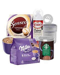 Een warme chocolademelk arrangement voor Senseo met slagroom en een latte art decoratie kit