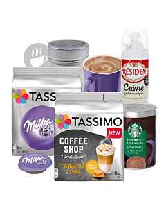 Een warme chocolademelk arrangement voor Tassimo met slagroom en een latte art decoratie kit